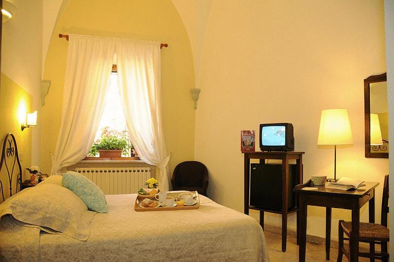Albergo Duomo Montepulciano Stazione Habitación foto