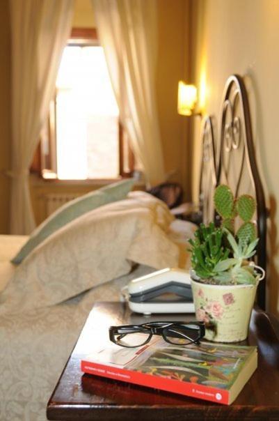Albergo Duomo Montepulciano Stazione Habitación foto